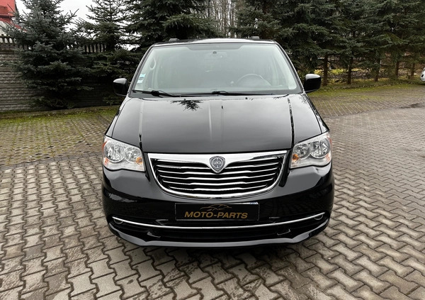 Lancia Voyager cena 49900 przebieg: 199000, rok produkcji 2012 z Góra małe 742